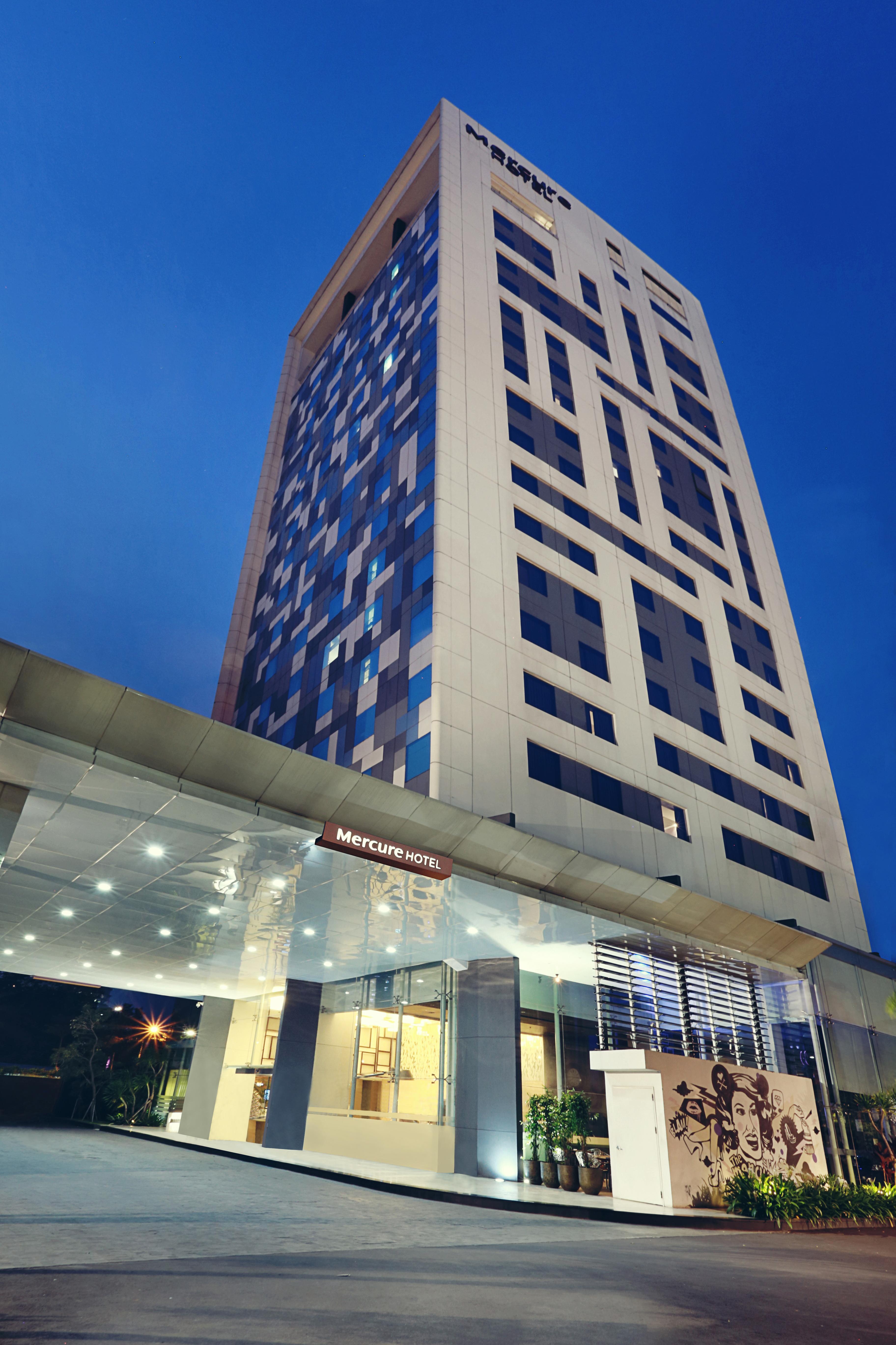 Mercure Jakarta Simatupang Hotel Buitenkant foto